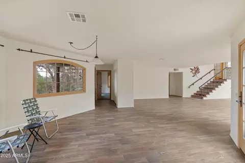 Living - 68 E Folklore Trl, Hereford, AZ 85615 photo 3 of 8