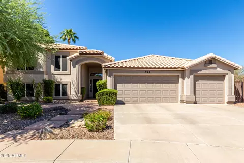 920 W Grand Caymen Dr, Gilbert, AZ 85233