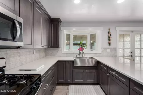 Kitchen - 1319 W 7th Ave, Mesa, AZ 85202 photo 3 of 4