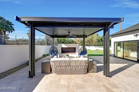 Exterior - 6050 E Hollyhock St, Phoenix, AZ 85018 photo 4 of 8