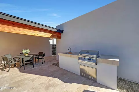 Exterior - 6050 E Hollyhock St, Phoenix, AZ 85018 photo 3 of 8
