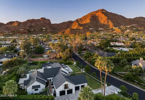 View/Area - 4536 N 49th Pl, Phoenix, AZ 85018 photo 3 of 3