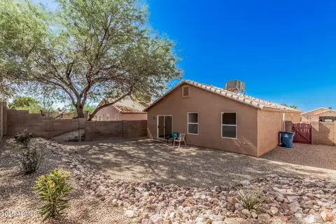 Exterior - 2176 W 20th Ave, Apache Junction, AZ 85120 photo 4 of 5