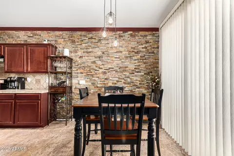 Dining - 2868 E Dunbar Dr, Phoenix, AZ 85042 photo 1 of 1