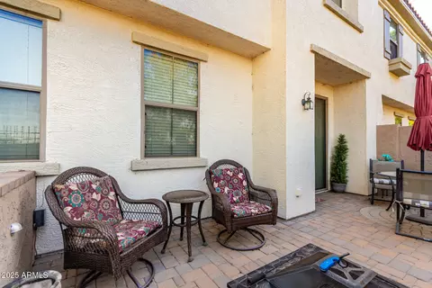 Exterior - 2868 E Dunbar Dr, Phoenix, AZ 85042 photo 3 of 9