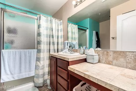 Bath - 2868 E Dunbar Dr, Phoenix, AZ 85042 photo 2 of 3