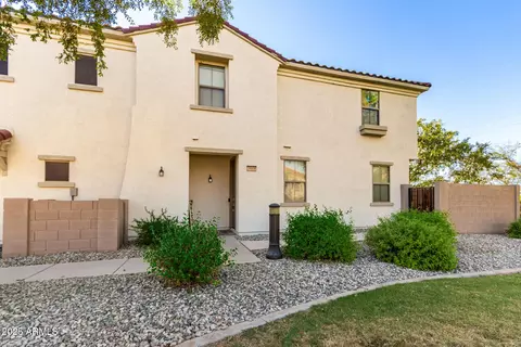 2868 E Dunbar Dr, Phoenix, AZ 85042