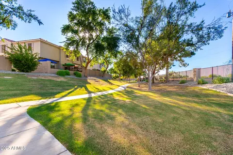 Exterior - 2868 E Dunbar Dr, Phoenix, AZ 85042 photo 7 of 9