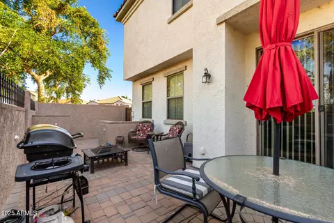 Exterior - 2868 E Dunbar Dr, Phoenix, AZ 85042 photo 2 of 9