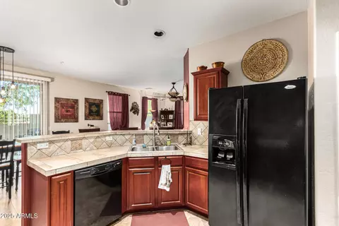 Kitchen - 2868 E Dunbar Dr, Phoenix, AZ 85042 photo 2 of 3