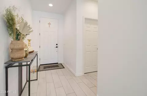 Entry Way - 9817 E Sunspot Dr, Mesa, AZ 85212 photo 2 of 13
