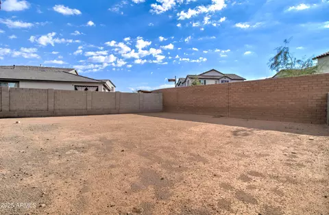 Exterior - 9817 E Sunspot Dr, Mesa, AZ 85212 photo 8 of 10