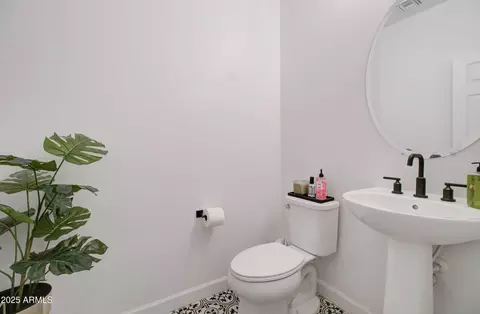 Bath - 9817 E Sunspot Dr, Mesa, AZ 85212 photo 1 of 5
