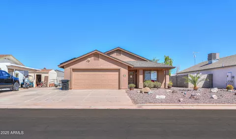 9438 W Troy Dr, Arizona City, AZ 85123