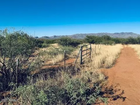 6000 S Hargis Ranch Rd #33, Hereford, AZ 85615