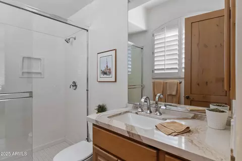 Bath - 1526 Eugie Ave, Phoenix, AZ 85022 photo 5 of 6