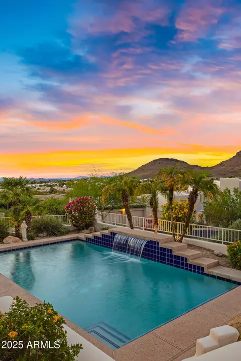 Exterior - 1526 Eugie Ave, Phoenix, AZ 85022 photo 4 of 18