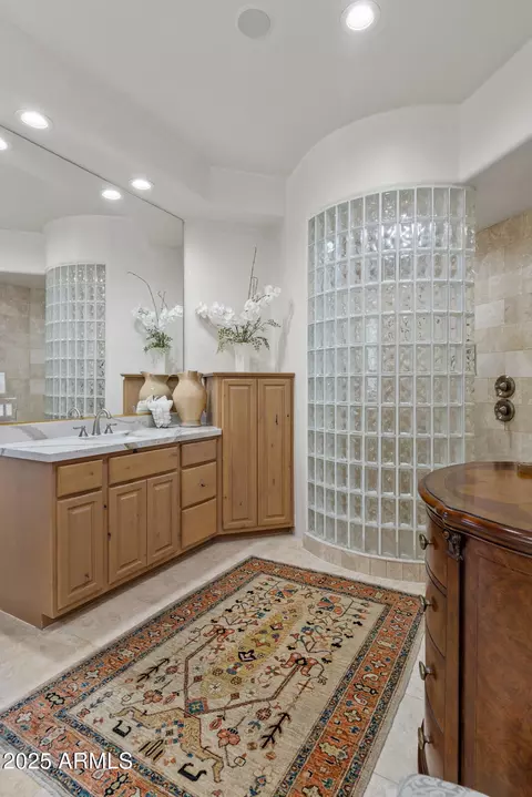Bath - 1526 Eugie Ave, Phoenix, AZ 85022 photo 3 of 6