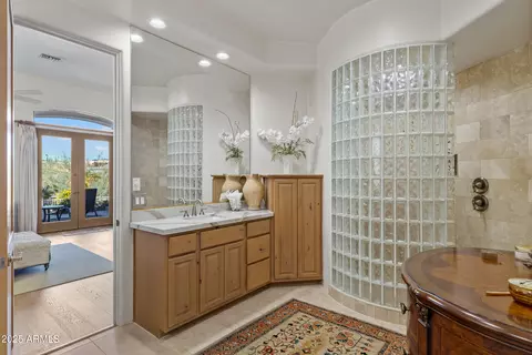 Bath - 1526 Eugie Ave, Phoenix, AZ 85022 photo 1 of 6