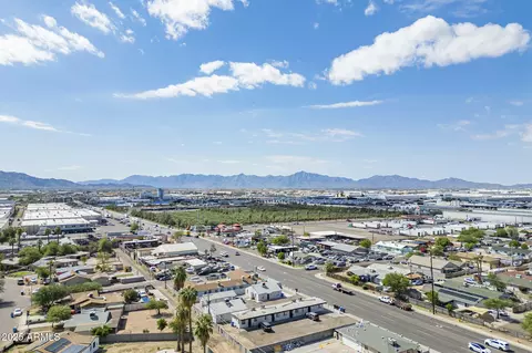 View/Area - 927 S 35th Ave, Phoenix, AZ 85009 photo 6 of 6