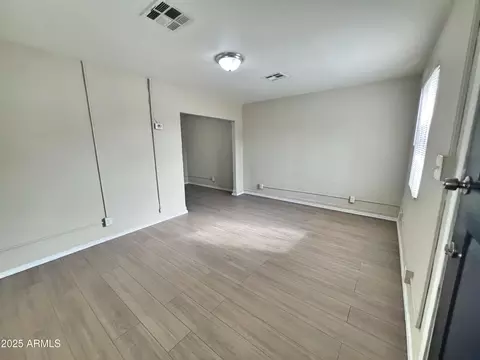 Living - 927 S 35th Ave, Phoenix, AZ 85009 photo 2 of 2