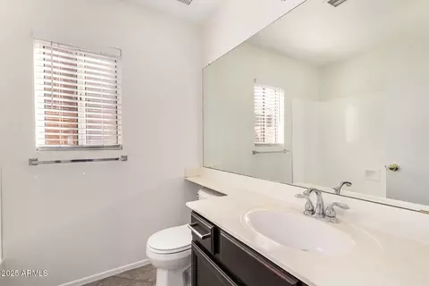 Bath - 261 W Windsor Dr, Gilbert, AZ 85233 photo 4 of 5