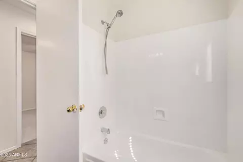 Bath - 261 W Windsor Dr, Gilbert, AZ 85233 photo 5 of 5