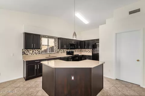 Kitchen - 261 W Windsor Dr, Gilbert, AZ 85233 photo 3 of 4