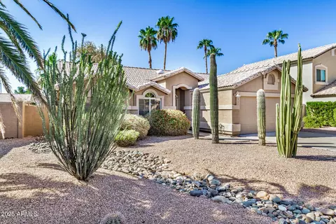 Exterior - 261 W Windsor Dr, Gilbert, AZ 85233 photo 4 of 10
