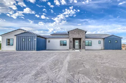 1360 W Catherine Ln, San Tan Valley, AZ 85142