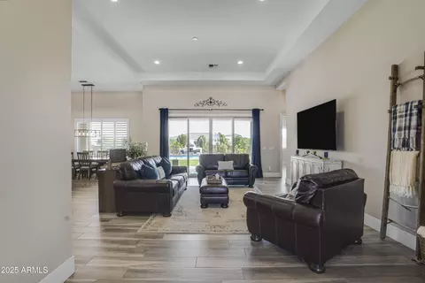 1011 W Carlise Rd, Phoenix, AZ 85086