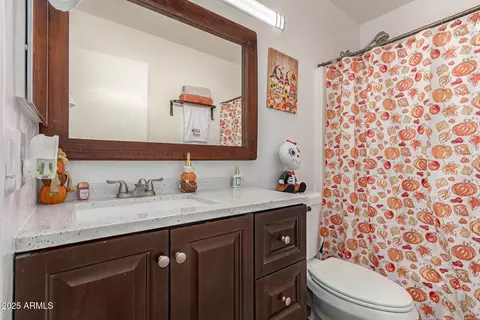 Bath - 6712 E Haven Ave, Florence, AZ 85132 photo 2 of 4