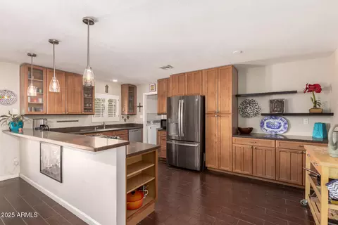 2827 E Captain Dreyfus Ave, Phoenix, AZ 85032 photo 9