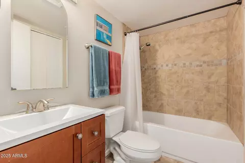 2827 E Captain Dreyfus Ave, Phoenix, AZ 85032 photo 17