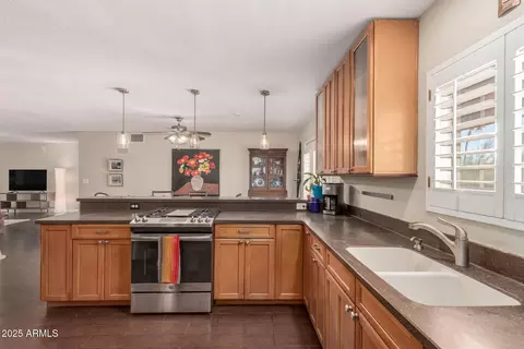 2827 E Captain Dreyfus Ave, Phoenix, AZ 85032 photo 7
