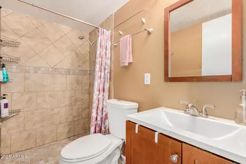 2827 E Captain Dreyfus Ave, Phoenix, AZ 85032 photo 13