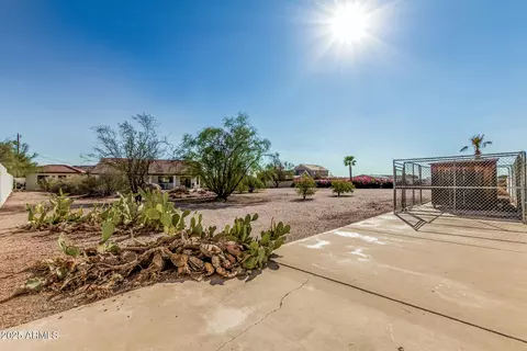 Exterior - 6190 E 22nd Ave, Apache Junction, AZ 85119 photo 30 of 32