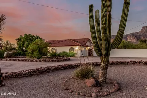 Exterior - 6190 E 22nd Ave, Apache Junction, AZ 85119 photo 4 of 32