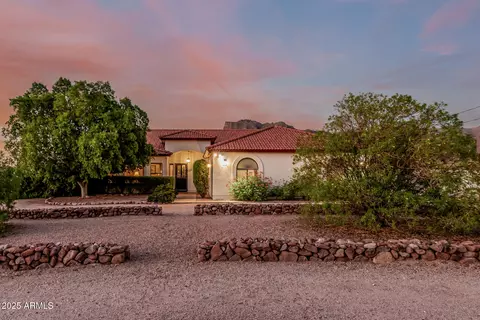 Exterior - 6190 E 22nd Ave, Apache Junction, AZ 85119 photo 2 of 32