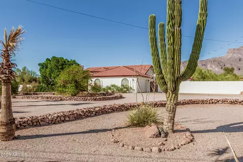 Exterior - 6190 E 22nd Ave, Apache Junction, AZ 85119 photo 16 of 32