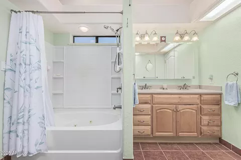 Bath - 6190 E 22nd Ave, Apache Junction, AZ 85119 photo 2 of 3