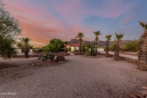 Exterior - 6190 E 22nd Ave, Apache Junction, AZ 85119 photo 3 of 32