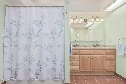 Bath - 6190 E 22nd Ave, Apache Junction, AZ 85119 photo 1 of 3