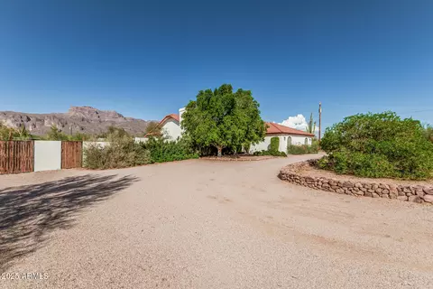Exterior - 6190 E 22nd Ave, Apache Junction, AZ 85119 photo 17 of 32