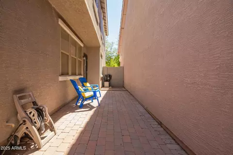 Exterior - 4368 E Sack Dr, Phoenix, AZ 85050 photo 7 of 8