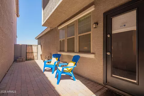 Exterior - 4368 E Sack Dr, Phoenix, AZ 85050 photo 4 of 8