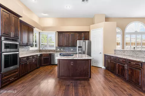 4410 E Robin Ln, Phoenix, AZ 85050 photo 3