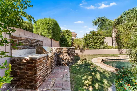 4410 E Robin Ln, Phoenix, AZ 85050 photo 6
