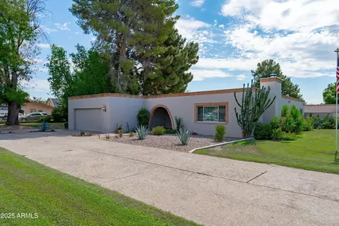 6415 W Surrey Ave, Glendale, AZ 85304