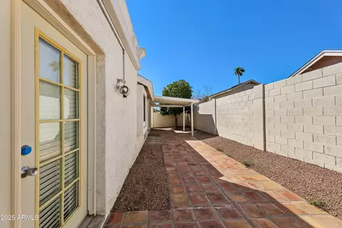 Exterior - 1108 E Wagoner Rd, Phoenix, AZ 85022 photo 2 of 4